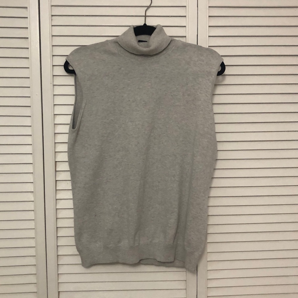 Gap sweater vest!!